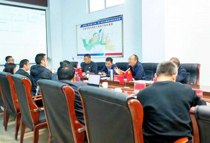 汪輝德一行赴龍?zhí)另椖繖z查指導工作         